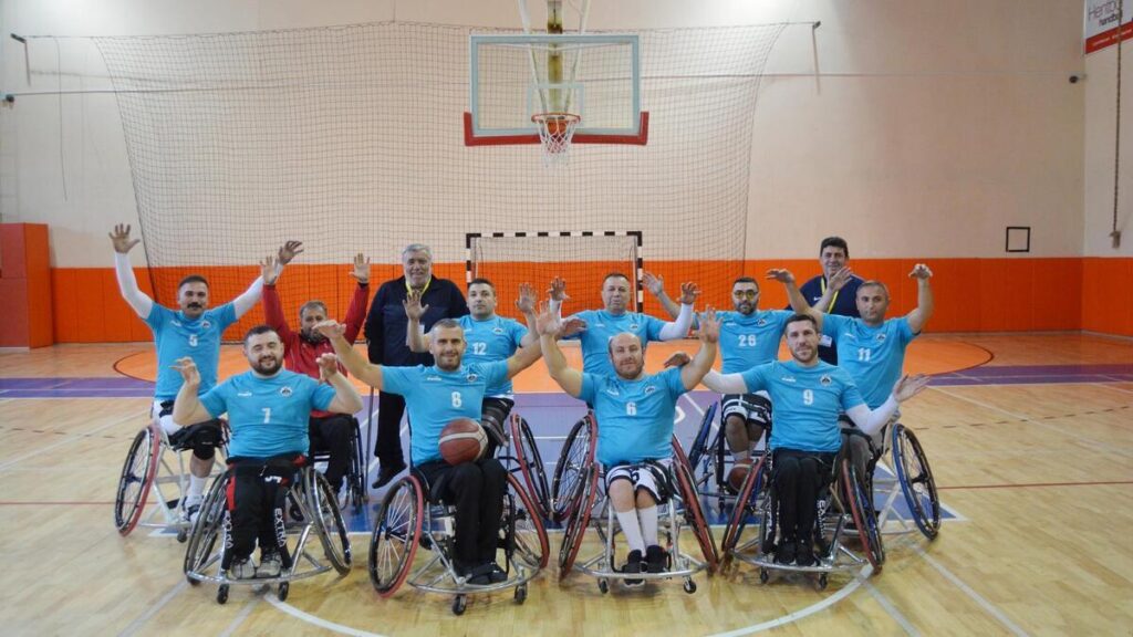 Trafik kazası sonrası başladığı basketbolla hayatı değişti