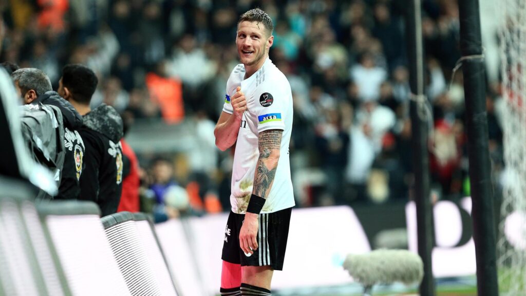 Weghorst hakkındaki gelişmenin detayları ortaya çıktı! İngiliz deviyle anlaşma çok yakın