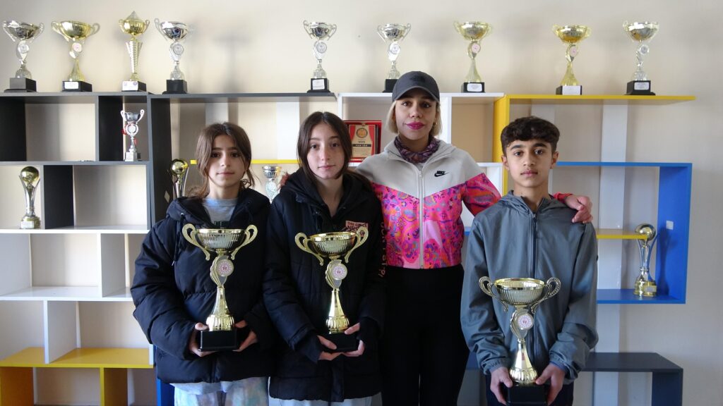 Yüksekovalı öğrenciler, sporda düzenlenen şampiyonlarda başarılar elde etti