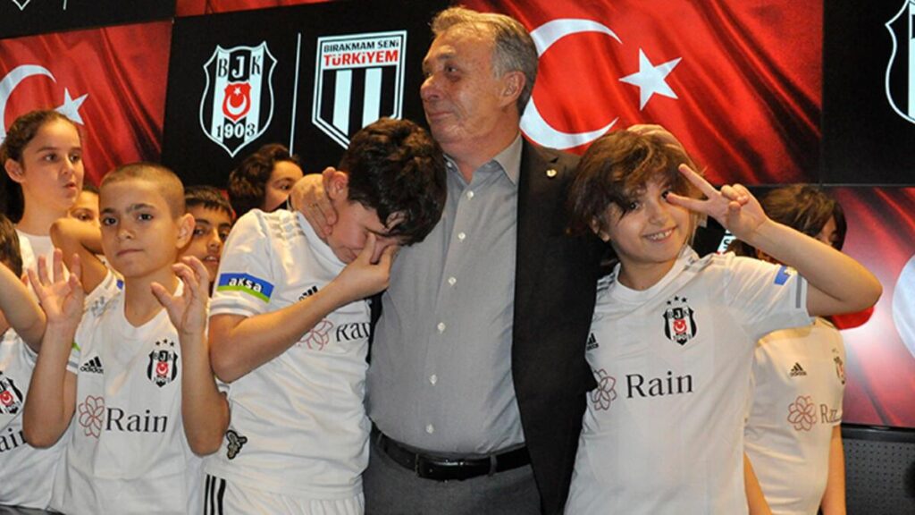 Ahmet Nur Çebi, depremzede çocuklarla buluştu