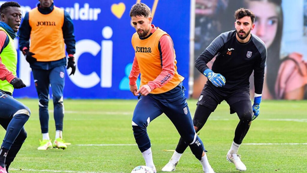 Başakşehir’de Januzaj ilk antrenmanına çıktı