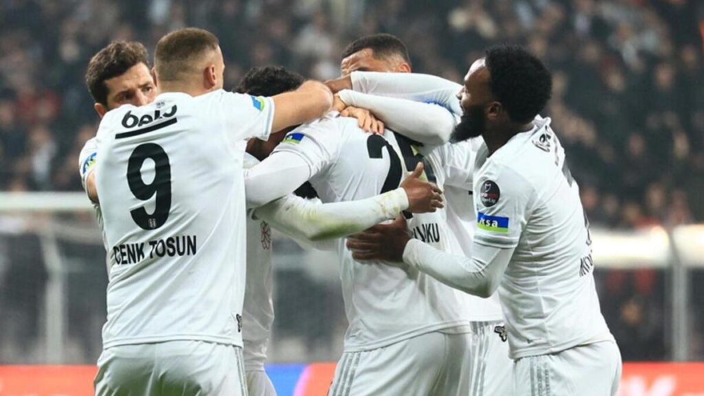 Beşiktaş’ta yıldız futbolcu ayrılık için şart koştu!