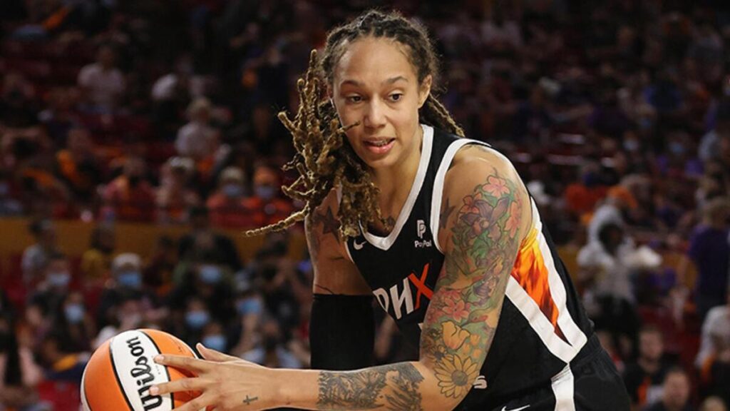 Brittney Griner Phoenix’e geri döndü!