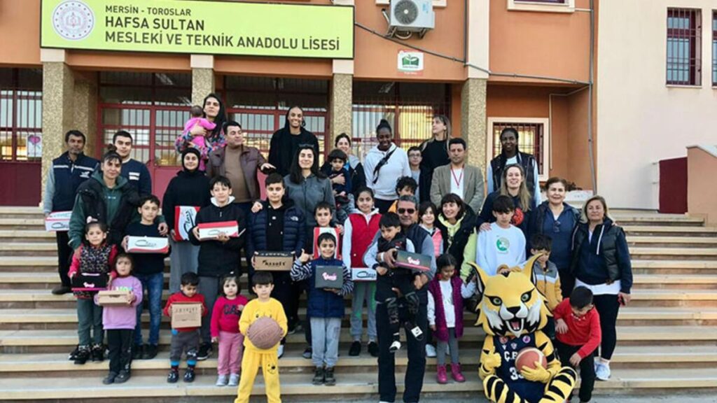 Çukurova Basket’ten çocuklara moral