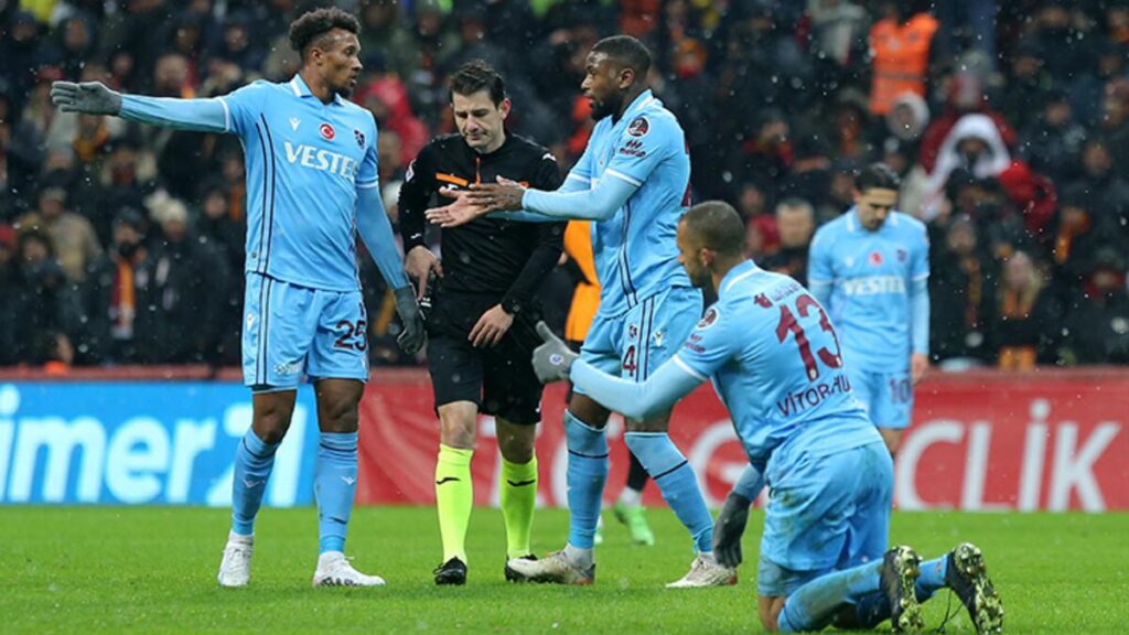 Deplasman fobisi Trabzonspor’u şampiyonluktan uzaklaştırdı