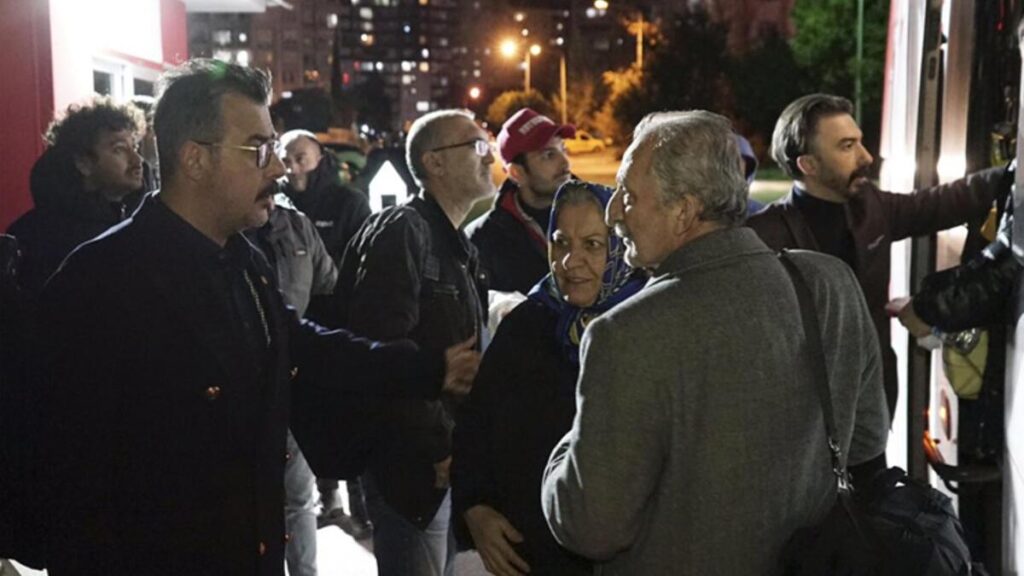 Depremzedeler Antalyaspor tesislerine geldi