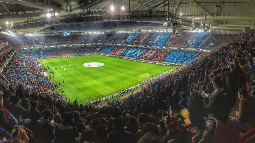 Depremzedeler için Trabzonspor-Basel maçının biletlerine hücum