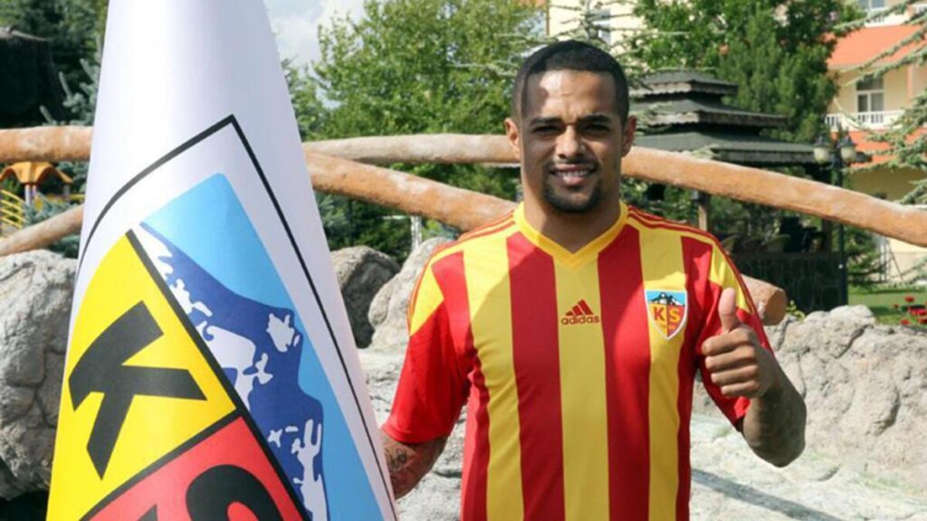 Dünya eski Kayserisporlu yıldızı konuşuyor! Şiddet iddiasıyla karşı karşıya…