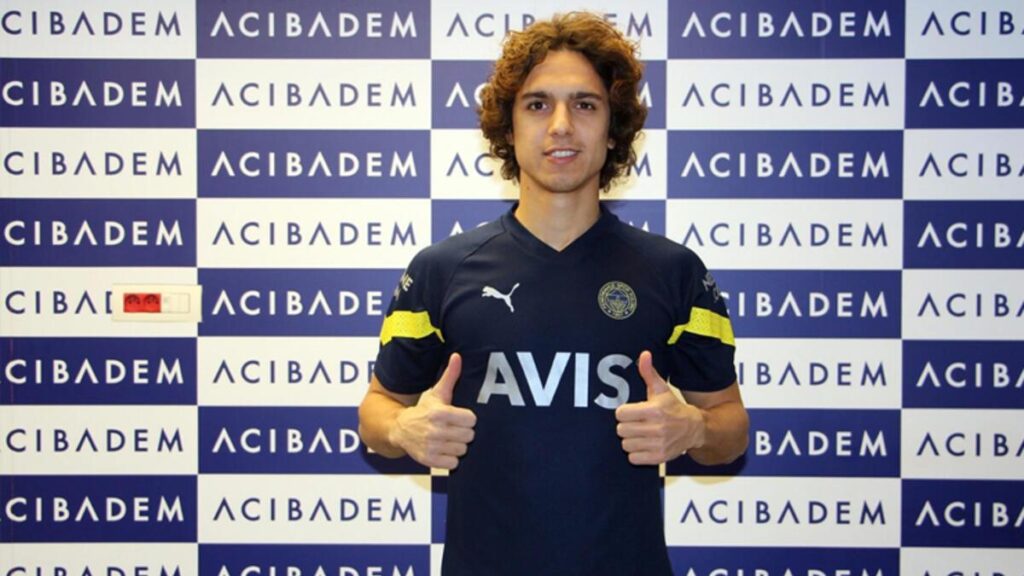 Emre Demir ayağının tozuyla kiralık gidiyor! İşte yeni takımı