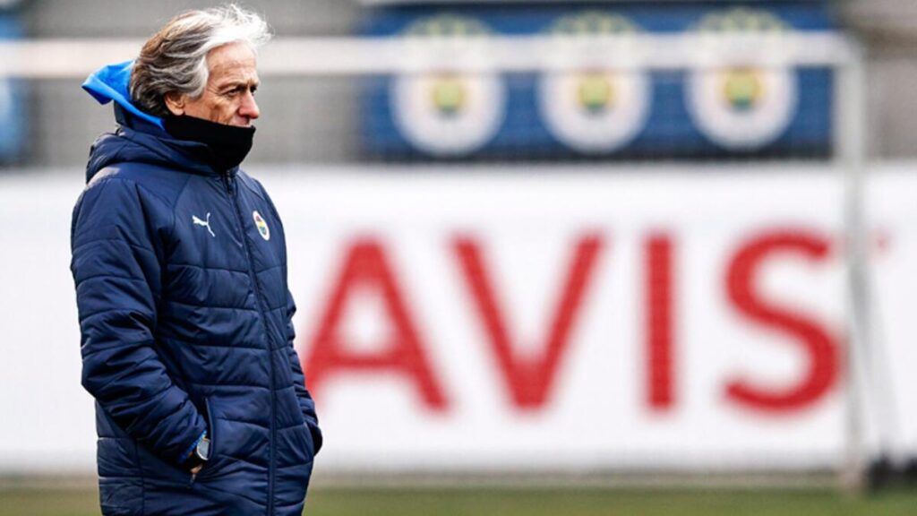 Fenerbahçe’de yeniden sistem değişebilir!