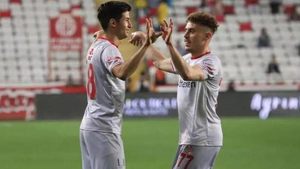 Fenerbahçe’den sağ bek harekâtı!