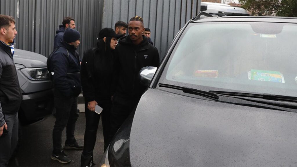 Fenerbahçeli futbolcular ve ailelerinden yardım çalışmalarına destek