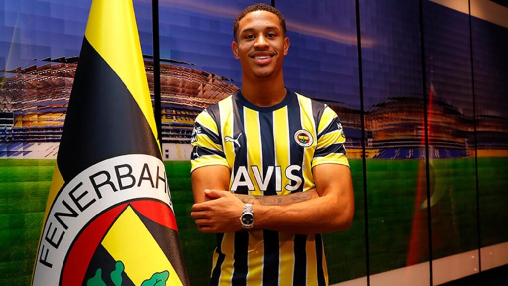 Fenerbahçeli Jayden Oosterwolde’yi eski hocası anlattı! Övgü dolu sözler; ‘Güçlü, hızlı ve dinamik’