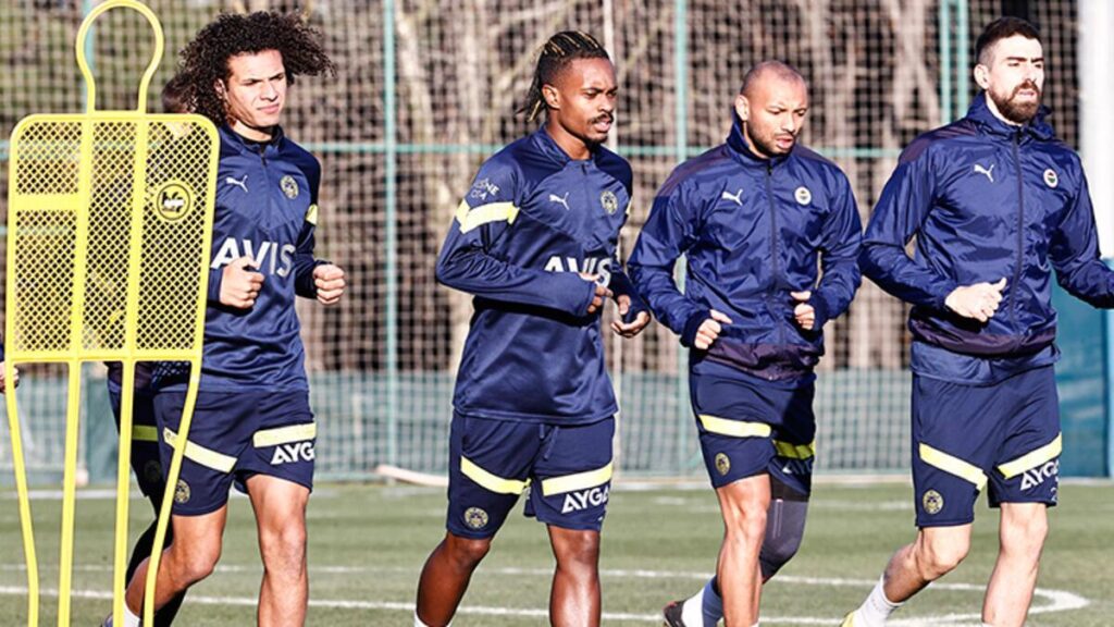 Fenerbahçe’ye Joao Pedro’dan iyi haber