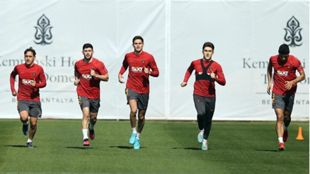 Galatasaray hazırlıklarına devam etti