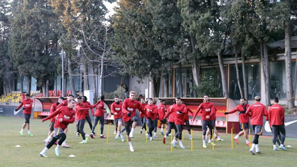 Galatasaray hazırlıklarını sürdürdü