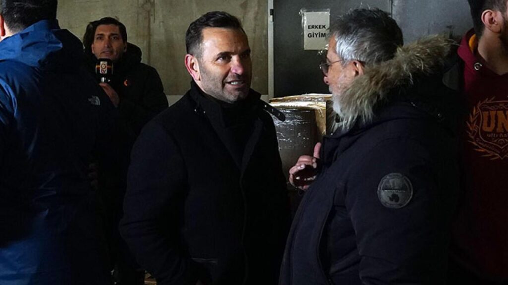 Galatasaray Teknik Direktörü Okan Buruk, sarı-kırmızılı ekibin yardım kampanyasını ziyaret etti