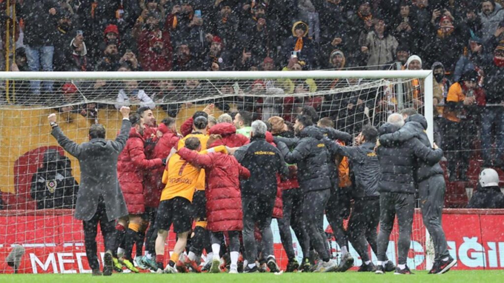 Galatasaray – Trabzonspor maçı sonrası övgü dolu sözler: Hakkıyla lider