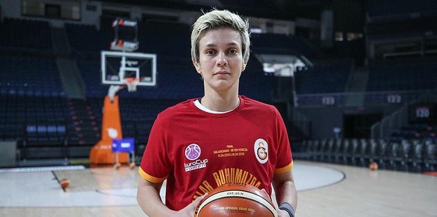 Galatasaray’da Işıl Alben Avrupa şampiyonu formasını depremzedeler için satışa çıkardı!