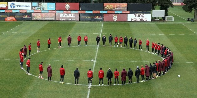 Galatasaray’dan depremde hayatını kaybedenler için saygı duruşu