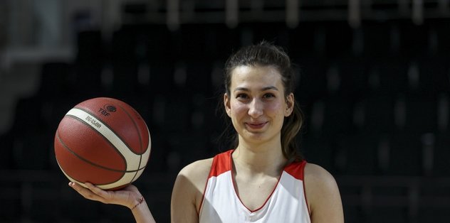 İşitme engelli milli basketbolcu Büşra Çevik sporla hayata tutundu