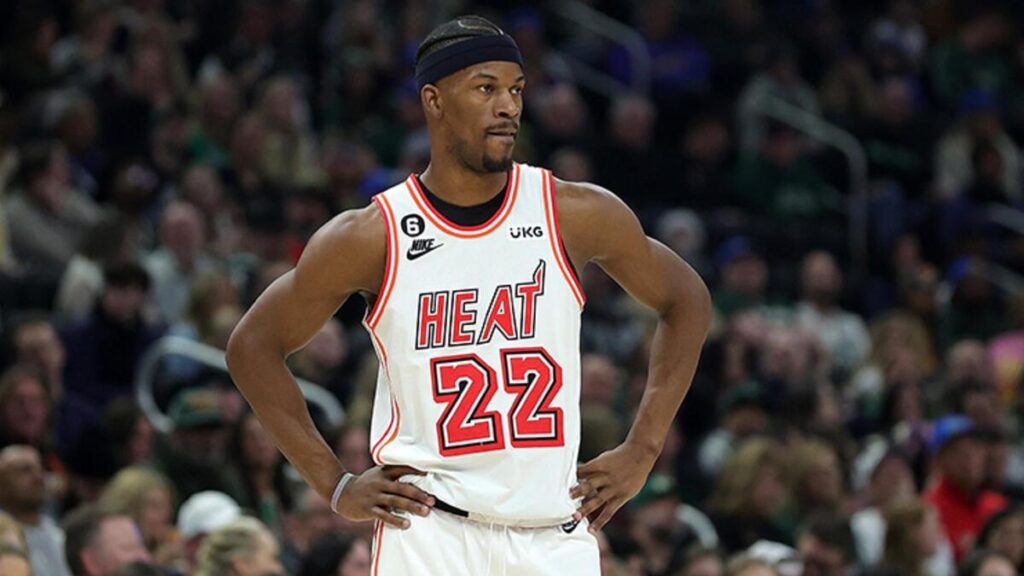 Jimmy Butler’ın forması depremzedelere destek için satışa çıkıyor