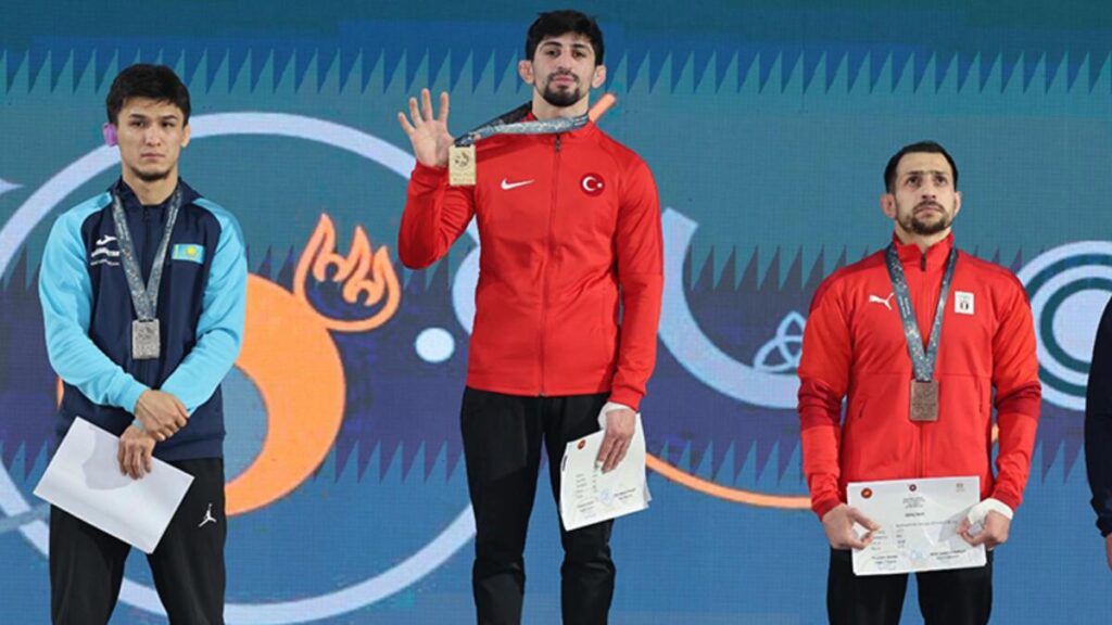 Kerem Kamal’dan 60 kiloda altın madalya!