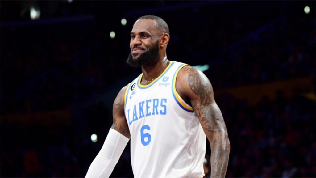 Lakers evinde Warriors’u mağlup etti