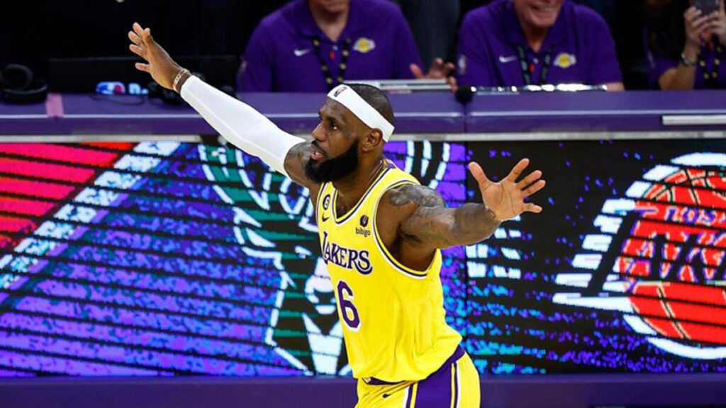 LeBron James’ten büyük başarı: NBA tarihinin sayı rekorunu kırdı