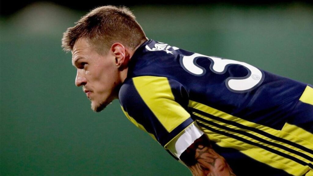 Martin Skrtel depreme duyarsız kalmadı