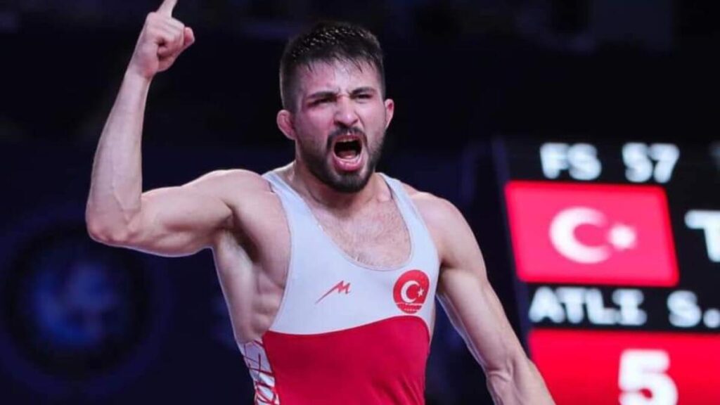 Milli güreşçi Süleyman Atlı’dan altın madalya!