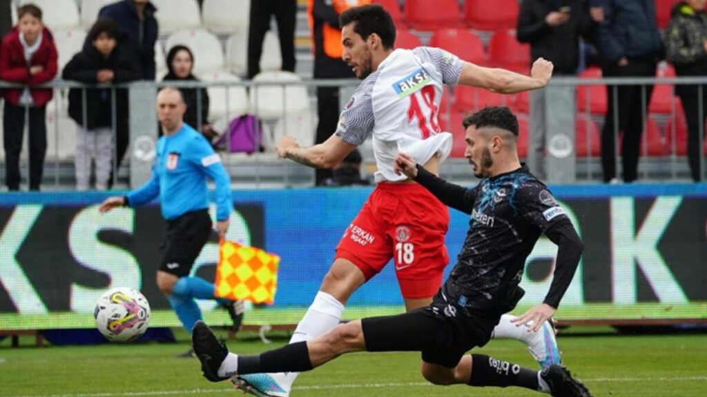 (ÖZET) Ümraniyespor – Adana Demirspor maç sonucu: 1-1