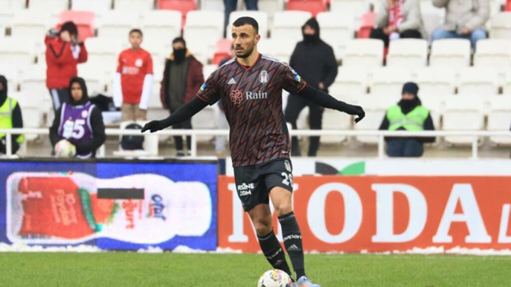 Saiss endişesi! Transferi için devreye girdiler