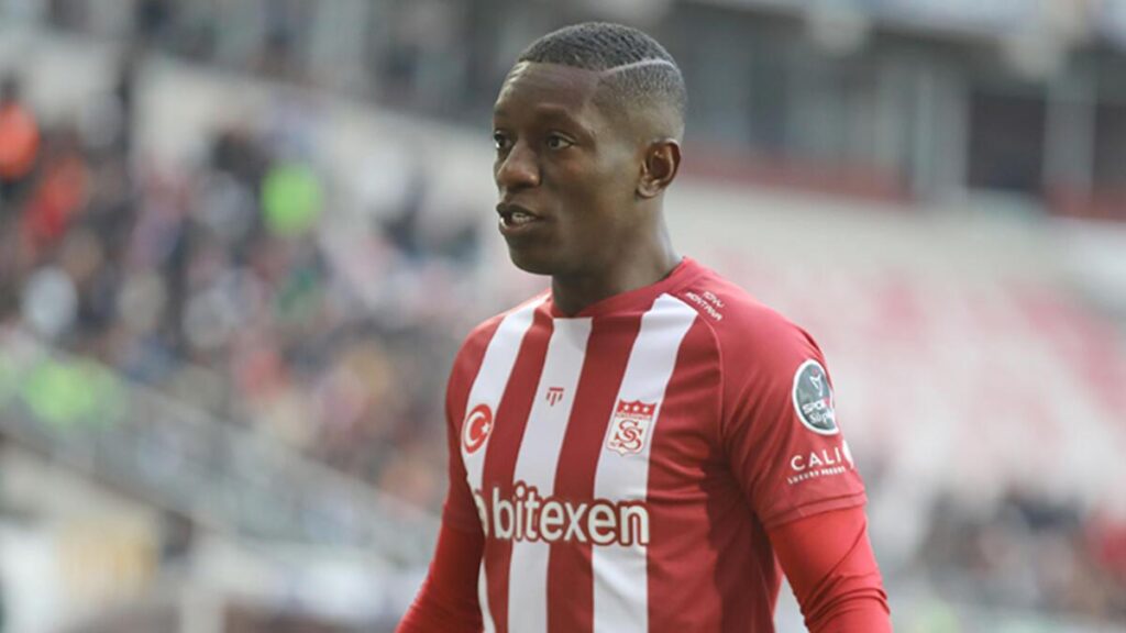 Sivassporlu Max Gradel’den depremzedelere yardım