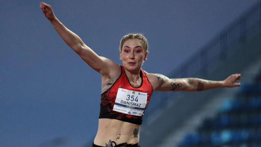 Tuğba Danışmaz Fransa’da birinci!