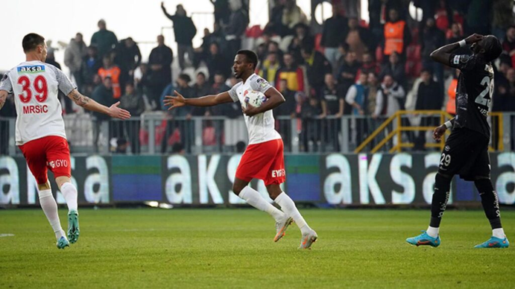 Ümraniyespor, 4 maç sonra puan aldı