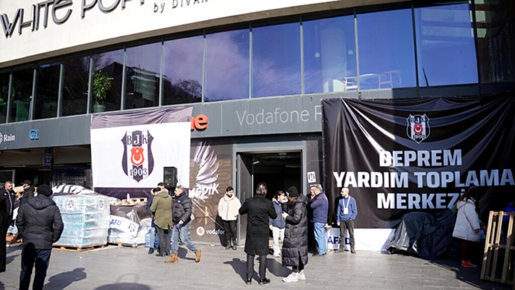 Vodafone Park’ta depremzedeler için yardım çalışmaları sürüyor