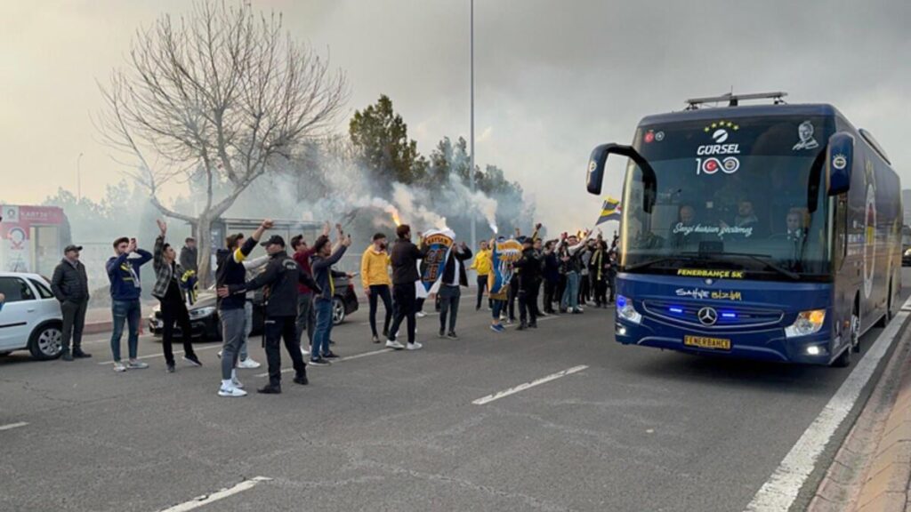 Fenerbahçe’ye, Kayseri’de coşkulu karşılama