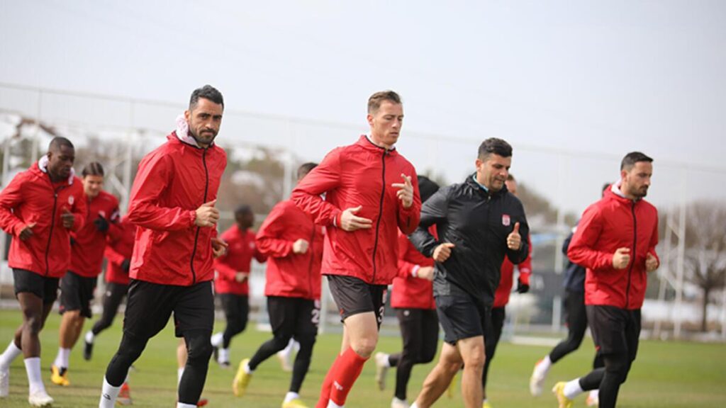 Sivasspor, 3 puan parolasıyla Karagümrük maçına hazırlanıyor